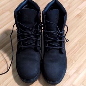 Black Lace-Up Timberland Boots